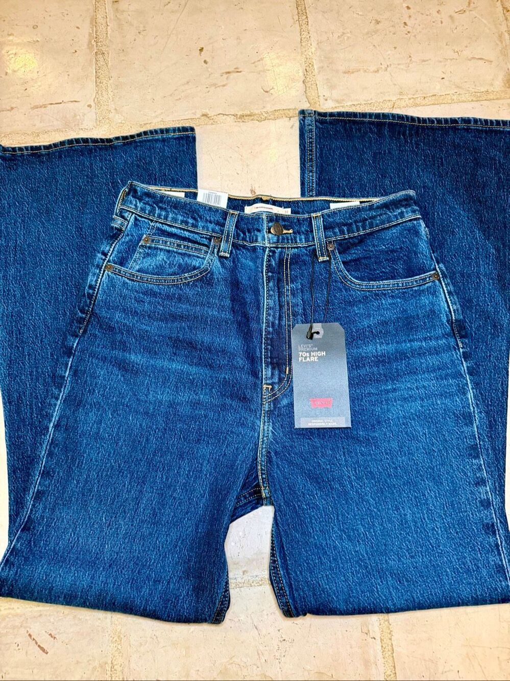 NWT Levi’s 70’s high-rise flare jeans